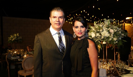  Javier Tobías y Marily de Tobías.