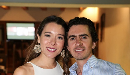  Michelle Cano y Memo Gómez.