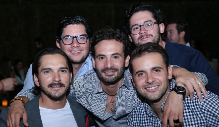  Amigos.