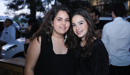  Romina Autrique y Sofía González.