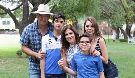  Familia Regil Pérez.