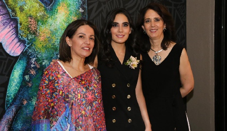  Claudia Quintero de Rodríguez, Mariana Rodríguez y Carolina César de Iga.