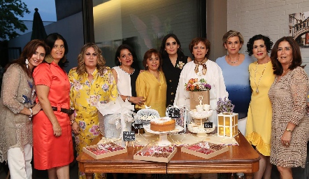 La novia con las organizadoras, Martha Abud, Rocío Espinosa, Carla Serna, Lupita González, Anabel Covarrubias, Mariana Rodríguez, Clara Duarte, Gaby Portillo, Carmenchu Motilla y Sandra Galván.