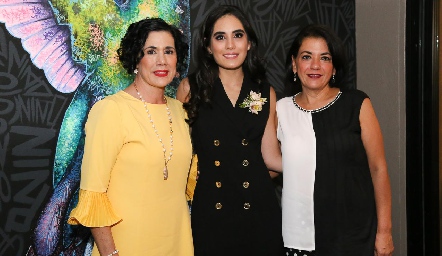  Carmenchu Motilla, Mariana Rodríguez y Lupita González.