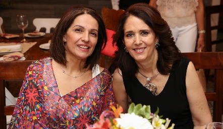  Las consuegras Claudia Quintero y Carolina César.