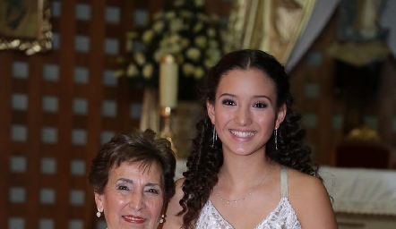  Con la abuela.
