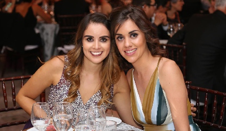  Paola Gallegos y María Pía González.
