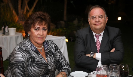  Sara Rodríguez y Alfonso Martínez.