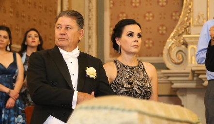 José Alberto Meade y Elsa Trujillo de Meade, papás de la novia.