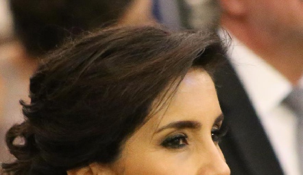 Elisa Martínez, mamá del novio.