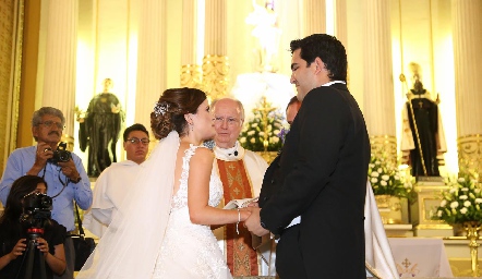  Rodrigo Poumian y Ana Paty Meade.