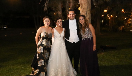  María Meade, Ana Paty Meade, Rodrigo Poumian y Paola Gallegos.