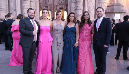  Santiago Meade, Mariana Tobías, Marisa Mercado, Graciela Torres, Sofía Quintanilla y Tony Monroy.