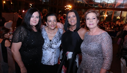  María del Rosario Cadena, Carmen Gloria Mayoral, Patricia Medellín y Ana Laperal.