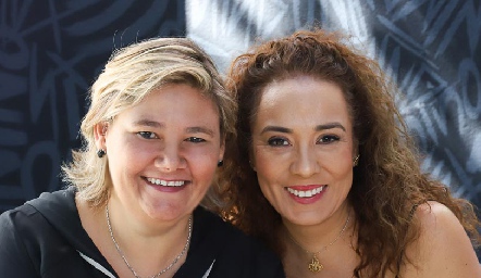  Aurora García y Lorena Herrera.