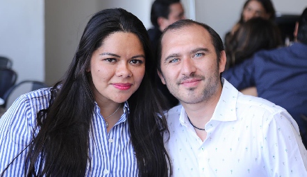  Martha Alicia Acevedo y Oliverio López.