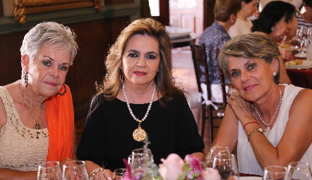  Patricia del Peral, Adriana de Montiel y Ana Laura Azcárraga.