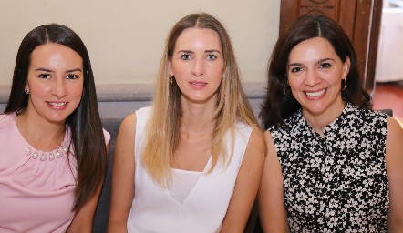  Sandra de la Garza, Daniela Borbolla y Georgina Blanco.