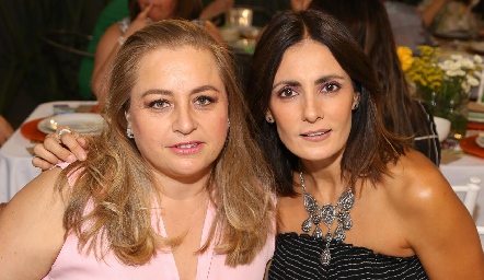  Montse Gutiérrez y Claudia Artolózaga.