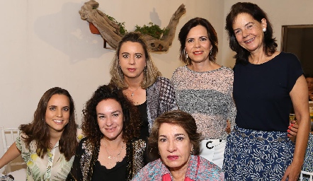  Gaby Ortiz, Alejandra Martínez, Mayita Aguirre, Daniela Ortiz, Julieta Morales y  Socko Ortiz.