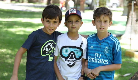  Santi, Pato y Diego.