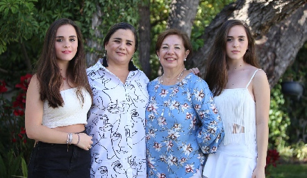  Emilia Meade, Cecilia Compean, Conchita Vega y Federica Meade.