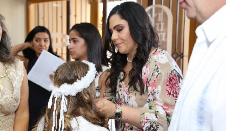 Primera Comunión de Michelle Heinze.