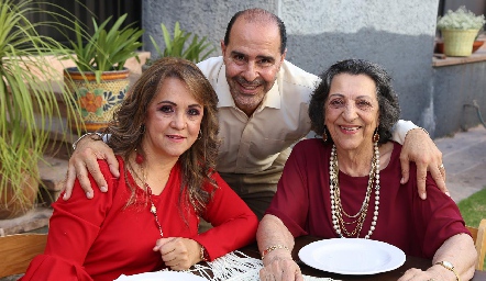 Rosa Laura de Zarur, Roberto Zarur y Sonia Zarur.