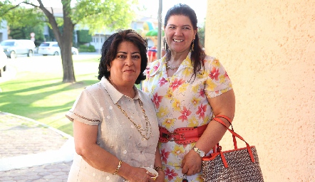  Leticia de Zarur y Mónica Carrillo.