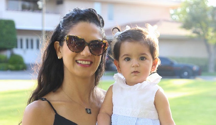 Maricel Gutiérrez y Lorenza Conde.