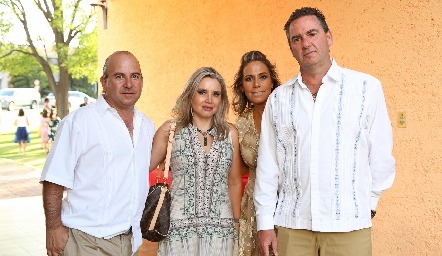 Carlos, Carla, Michelle y Emilio Heinze.
