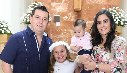  Oscar Luna, Michelle, Matías y Nayeli Zarur.