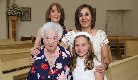 Familia Valle Rodríguez con Michelle.