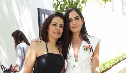 Claudia Quintero y Mariana Rodríguez.