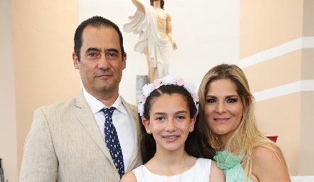  Guillermo Abud, Mariem y Victoria Canseco.