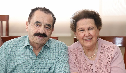 Jorge y María Abud.