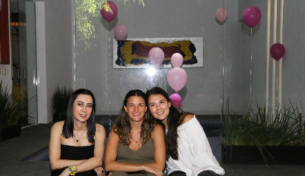  Liliana Meza, Georgina Ramos y Diana Villanueva.