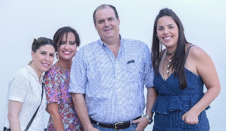 Nelly Esper, Maricarmen Cambeses, José Luis Ortega y Daniela Treviño.
