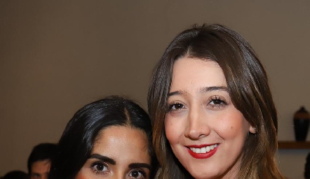  Karen Lozano y Pili Acosta.