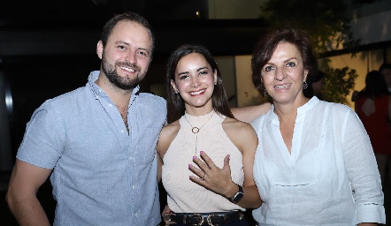 Juan Carlos Dibildox, Claudia Dibildox y Claudia González.