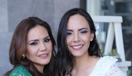  Rocío Molina con su hija Giselle Martínez.