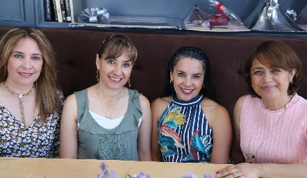  Rosy Barbosa, Norma Barbosa, Verónica Barbosa y Laurentina Pérez.
