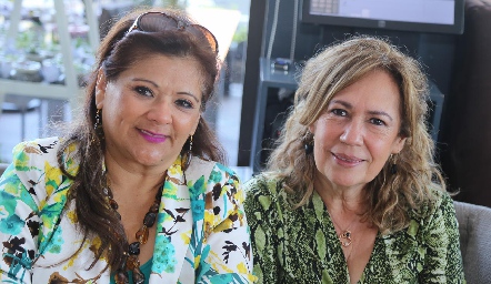  Griselda Tello y Rosy Castillo.