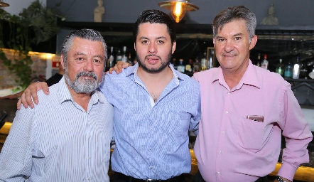  Eduardo Guerrero, Eduardo Guerrero y Gilberto Martínez.