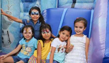  Xaviera, Sofía, Sofía, Loretta y Paula.