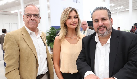  Eduardo Medina, Nadine Lager y Jorge del Castillo.