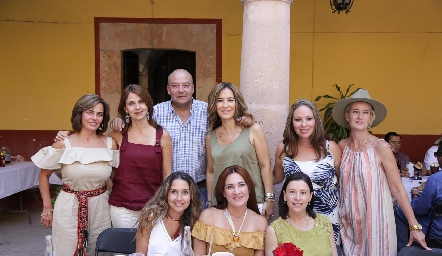  Paty González, Rocío Nieto, Toño Lozano, Ale Bermea, Haydeé García, Güera Valle, Martha Chalita, Anita Anaya y Ana Luisa Garza.