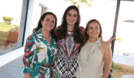  Cristina Alcalde, Marifer Mendizábal y Verónica Alcalde.