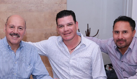  José Iga, Víctor Ortiz y Bladimir Antonio.