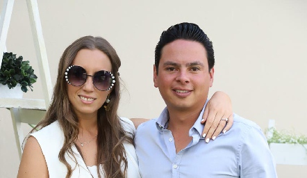  Paty Dantuñano y Esteban Meade se van a casar.